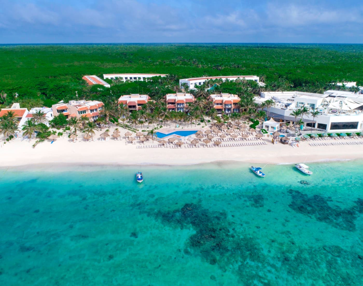 Gallery of Panoramic: Aerial view of the beach at the hotel Grand Oasis Tulum Riviera.